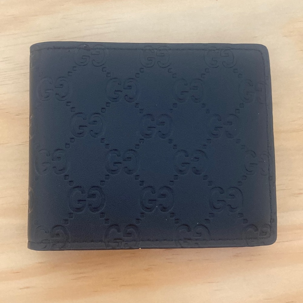 Gucci wallet with box